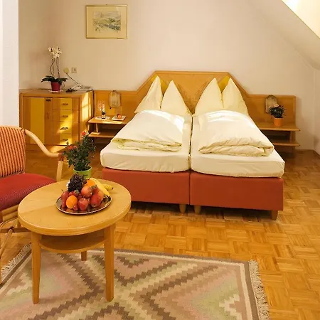 Hotel-Restaurant-Cafe Krainer Langenwang Pokoj fotografie