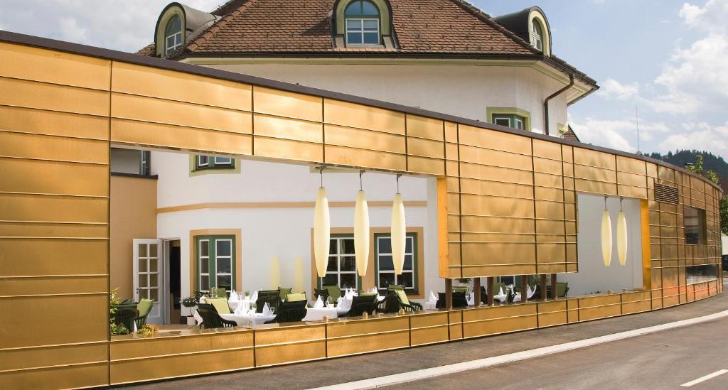 Hotel-restaurant-café Krainer 4*